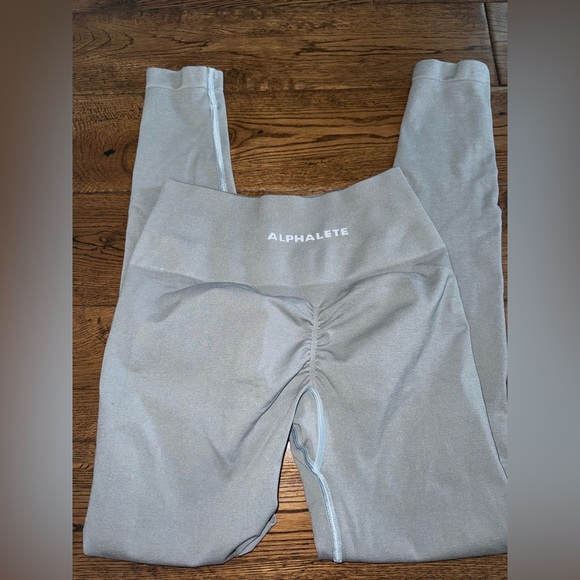 Alphalete Grey Seamless Legging Size Small - Picture 2 of 3